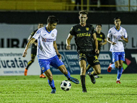 Estudiantes de las Academias disfrutaron el partido de Venados contra Cruz Azul