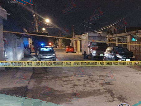 Se quema al estar abasteciendo de combustible su camioneta