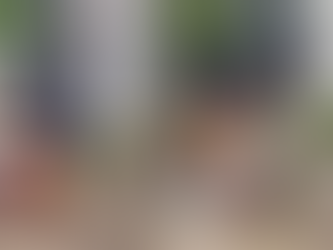 Captan en CDMX a mujer golpeando y pateando a adulto mayor