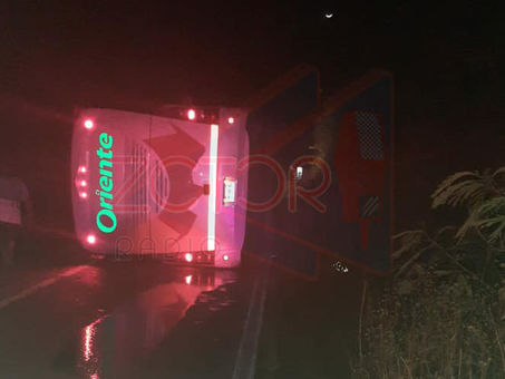 Mortal Impacto de un Autobús y una Camioneta