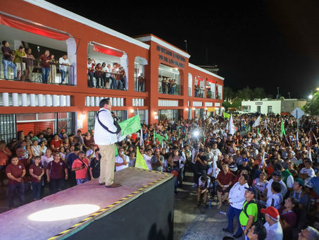 Huacho Díaz y Candidatos de "Sigamos Haciendo Historia" en Motul, Izamal y Kanasín
