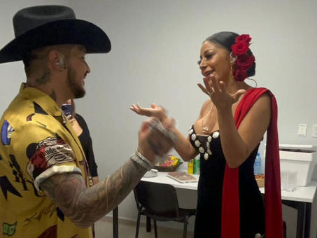 ¿Quién es la nueva musa de Christian Nodal con la que comparte el escenario?