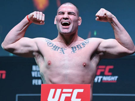 Caín Velásquez, exUFC, regresa al ring de Triple A; ¿cómo le fue en su debut?