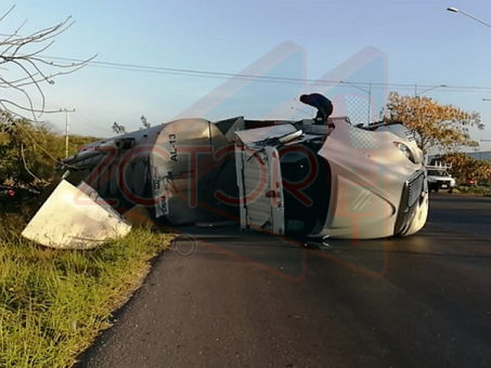 Vuelca en el anillo periférico