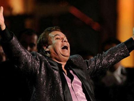 Juan Gabriel hace historia en el Zócalo: Reúne a más de 70 mil personas a 8 años de su muerte