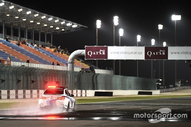 motogp-qatar-gp-2017-bmw-safety-car-on-the-track-inspection-wet-track.jpg