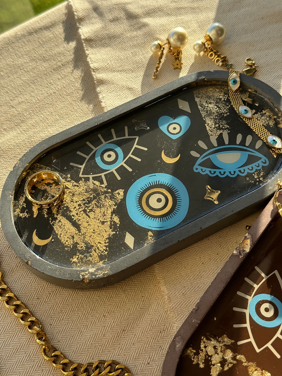 Thumbnail: Modern Blue Eyes Oval Trinket Dish