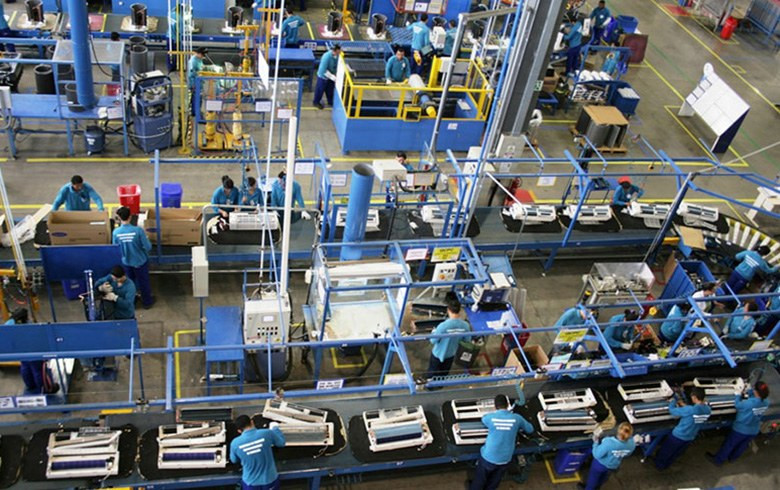 indústria Atividade industrial caiu 0,8% de dezembro para janeiro. Em 12 meses, varia 0,5%, mas segue perdendo fôlego (Suframa)