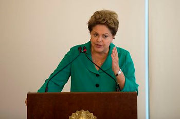 A candidata do PT à Presidência, Dilma Rousseff, disse que o Simples vai aumentar a arrecadação, em almoço com empreendedores