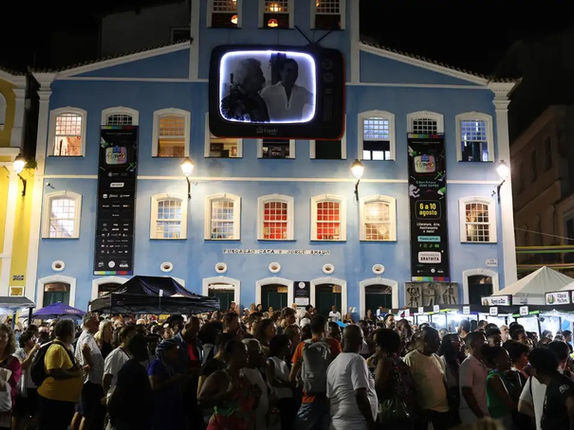 Flipelô divulga programação com mais de 500 escritores