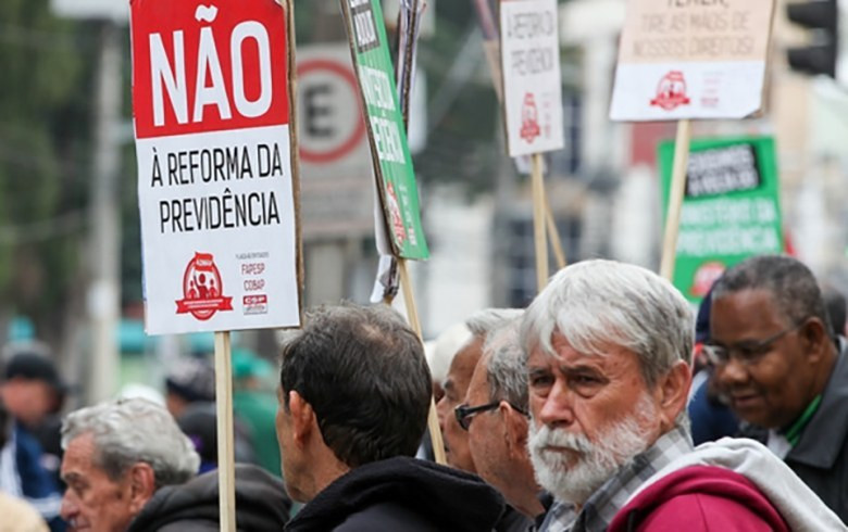 Trabalhadores são contra a reforma que deve ser enviada pelo governo Bolsonaro até o fim do mês ao Congresso (divulgação)