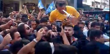 Jovem alvo de boatos envolvendo ataque a Bolsonaro denuncia ameaças