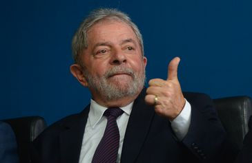 TSE reconhece direito de Haddad usar imagens de Lula