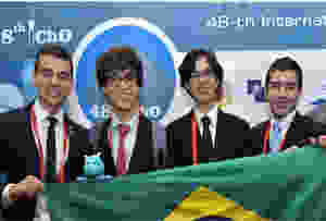 Os estudantes Gabriel Ferreira, Vitor Gomes, Pedro Seber e Davi Oliveira O próximo desafio dos estudantes é trazer o ouro da 21ª Olimpíada Ibero-americana de Química, em outubro