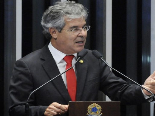 Viana: desmontado o golpe, País pede diálogo para resolver seus problemas