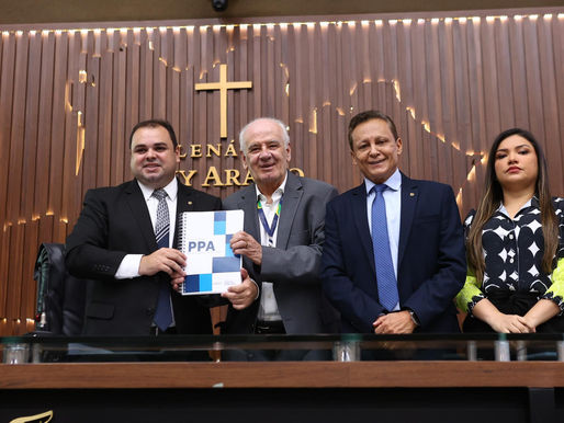 Presidente da Aleam, Roberto Cidade recebe PPA do titular da Sedecti, secretário Serafim Corrêa