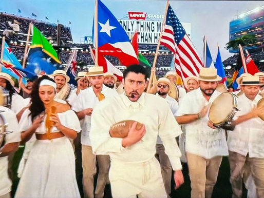Bad Bunny, vencedor do Grammy e crítico de Trump, canta no Super Bowl