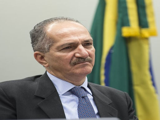 Ninguém sério neste País vai entrar nesta aventura de impeachment, afirma Rebelo