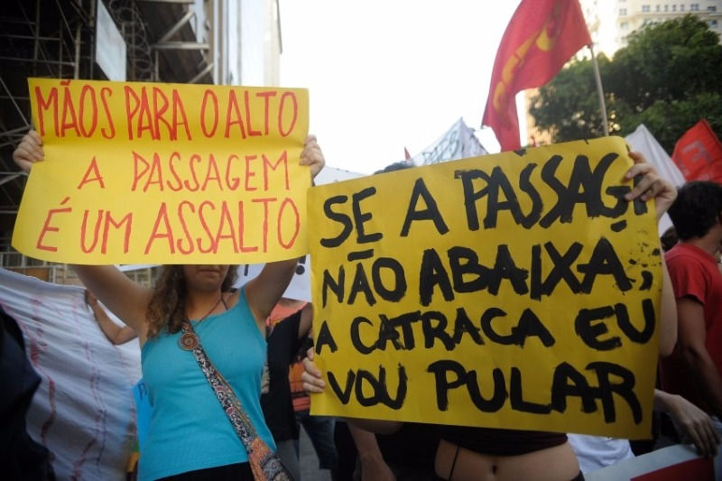 Manifestantes foram às ruas no Rio de Janeiro contra o aumento da passagem (Foto: Tomaz Silva/ Agência Brasil)