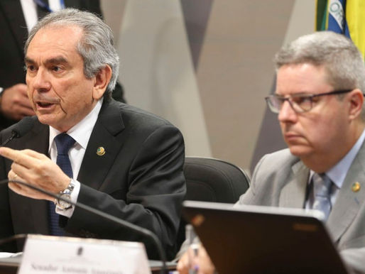 Relator encontrou provas onde não há, por paixão política