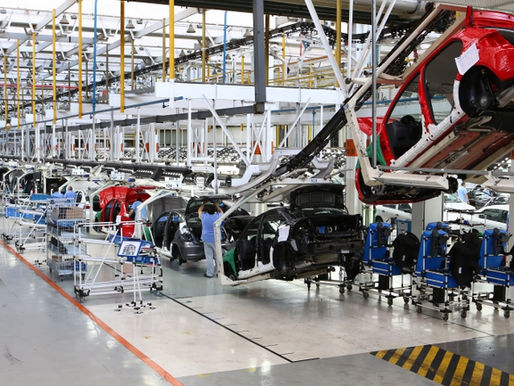 Números da indústria desmentem tese golpista de recuperação econômica