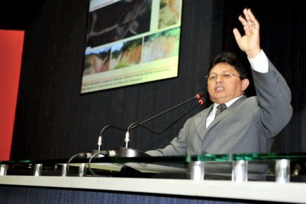Deputado_Estadual_Sinésio_Campos_-_PT.jpg