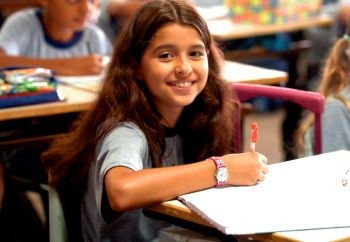 Escolas recebem livros didáticos para 2016