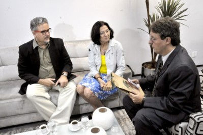 Associação chama atenção para matança do boto através de campanha