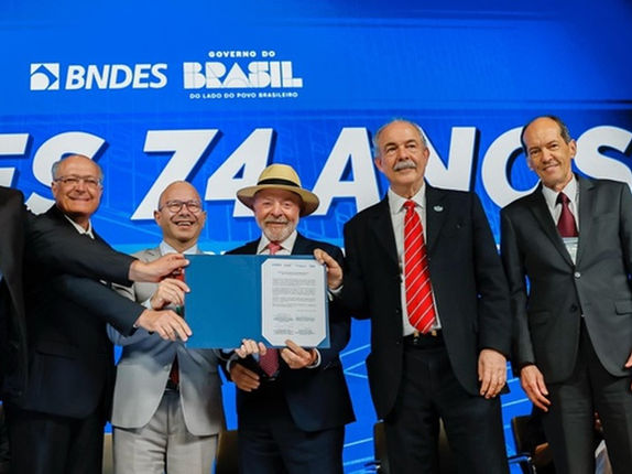 Nova Indústria Brasil ganha mais R$ 140 bilhões para investimentos neste ano