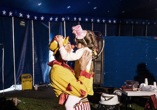 Quatro gerações e um desafio: manter acesa a chama do circo