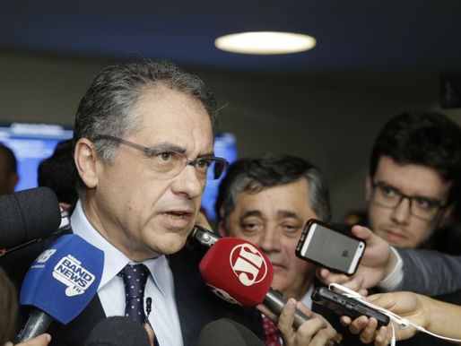 Frente suprapartidária quer derrotar Distritão que impede renovação política