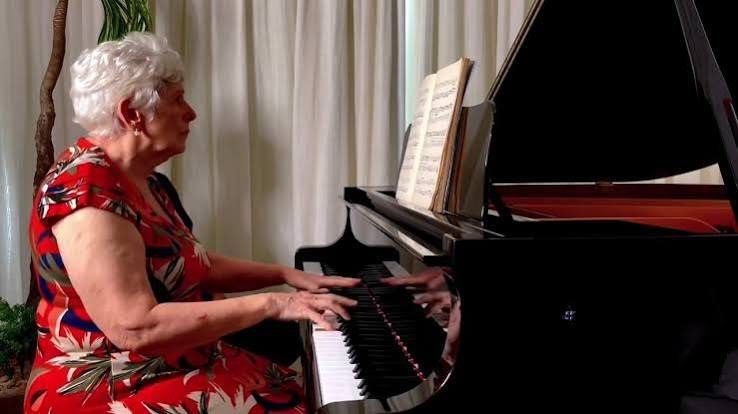 Pianista Estela Caldi apresenta projeto "Schubertíade" na Rádio MEC