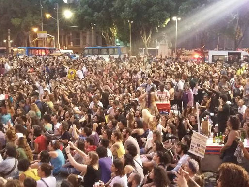Manifestação de mulheres no Rio pede saída de Cunha da presidência da Câmara