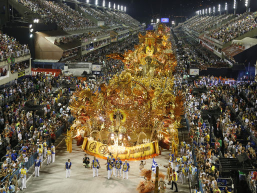 Beija-Flor e Mocidade enfrentam problemas, mas são destaques em desfile no Rio