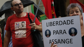 Às vésperas de possível extradição, Lula pede liberdade de Assange