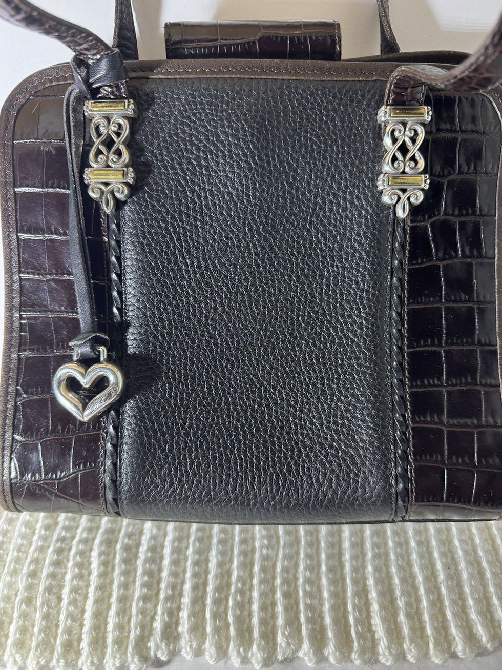 Thumbnail: VTG  BRIGHTON Leather Shoulder Bag Black Croc Trim Silver Heart Charm A345923