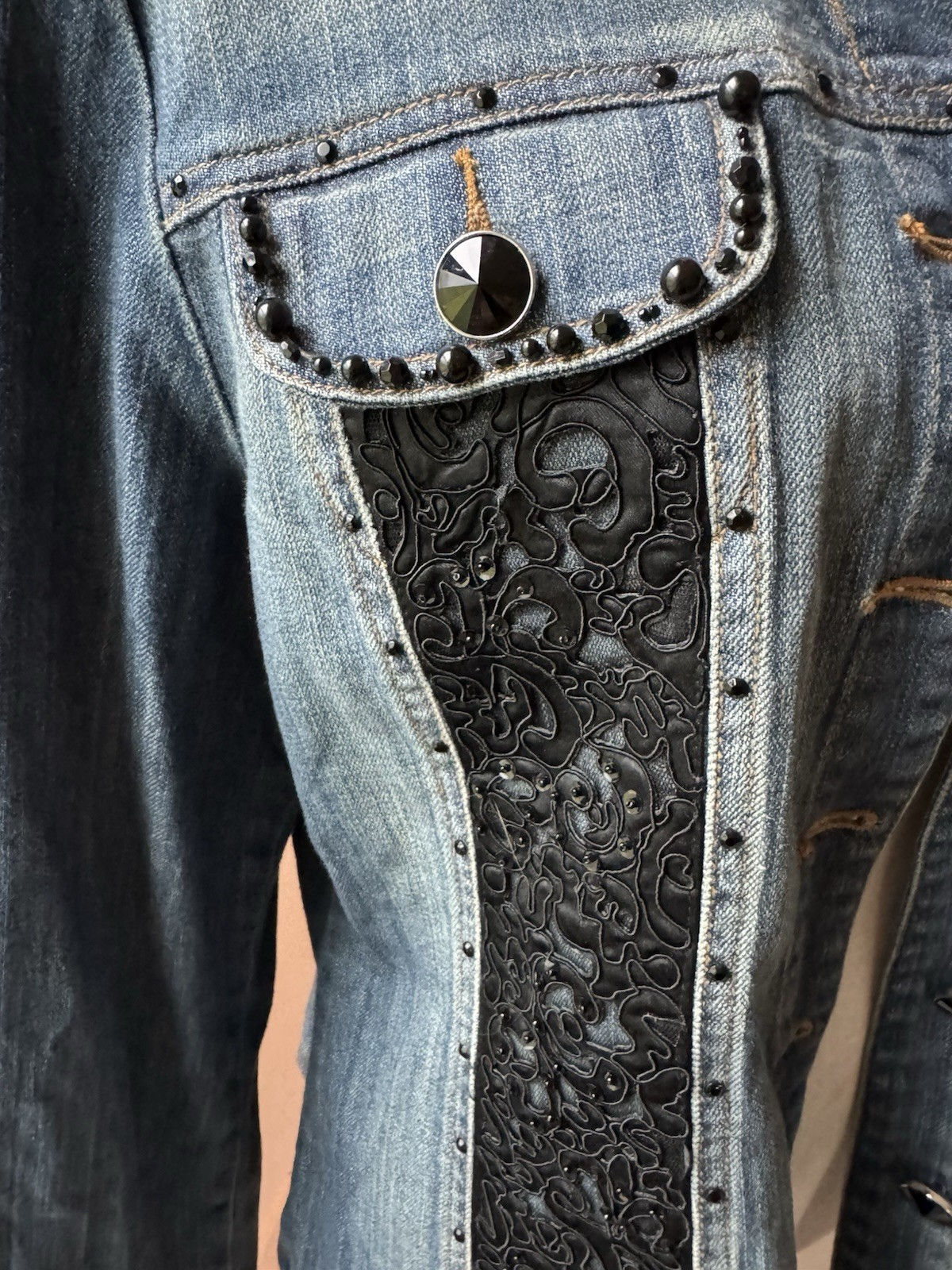 JUST B Blue Denim Western Jean Jacket w/ Black Lace Sequin Detailing - Sz L