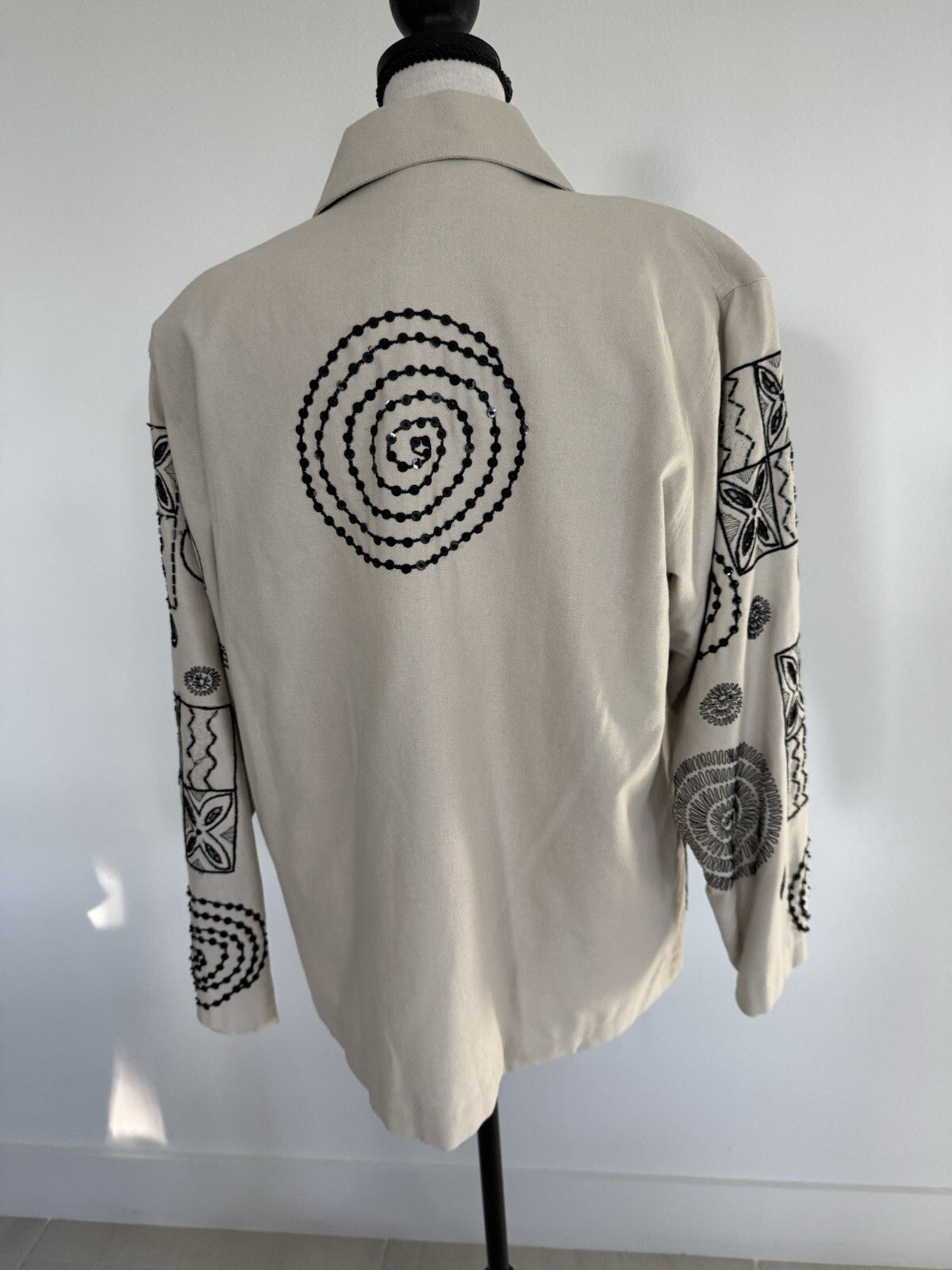 VTG Bala Bala Artsy Women’s Silk Floral Embroidered Lightweight Cream Jacket S