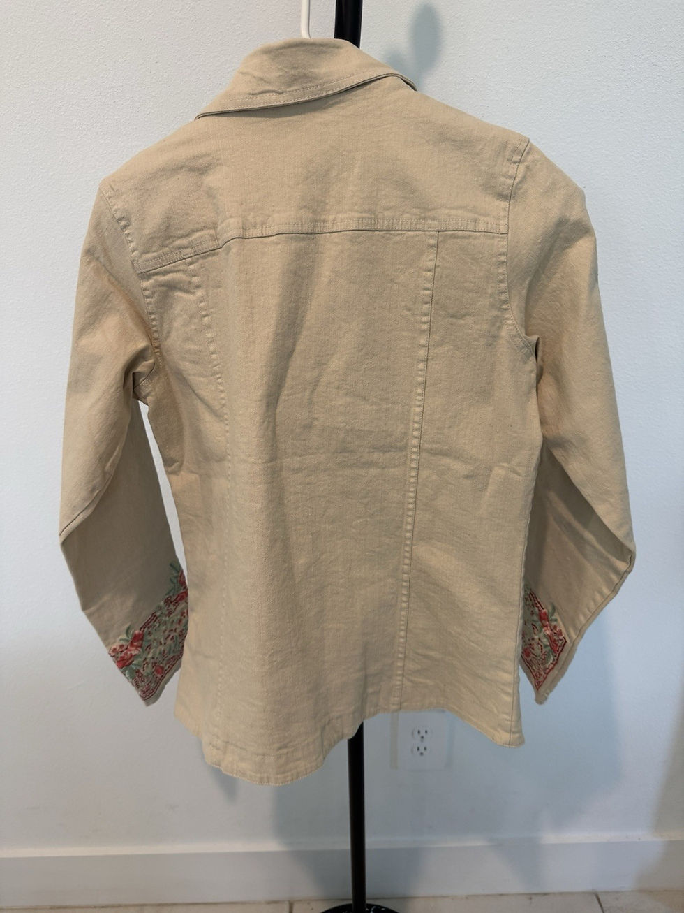 Thumbnail: VTG Denim & Co. Beige Cotton Jacket Floral Embroidered Cuffs  Cozy L Size S