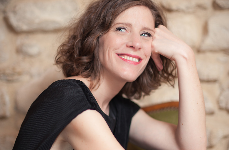 Maryline Rollet - Chanteuse de jazz, chanson française, bossa nova. Pour tous événements. Portrait.