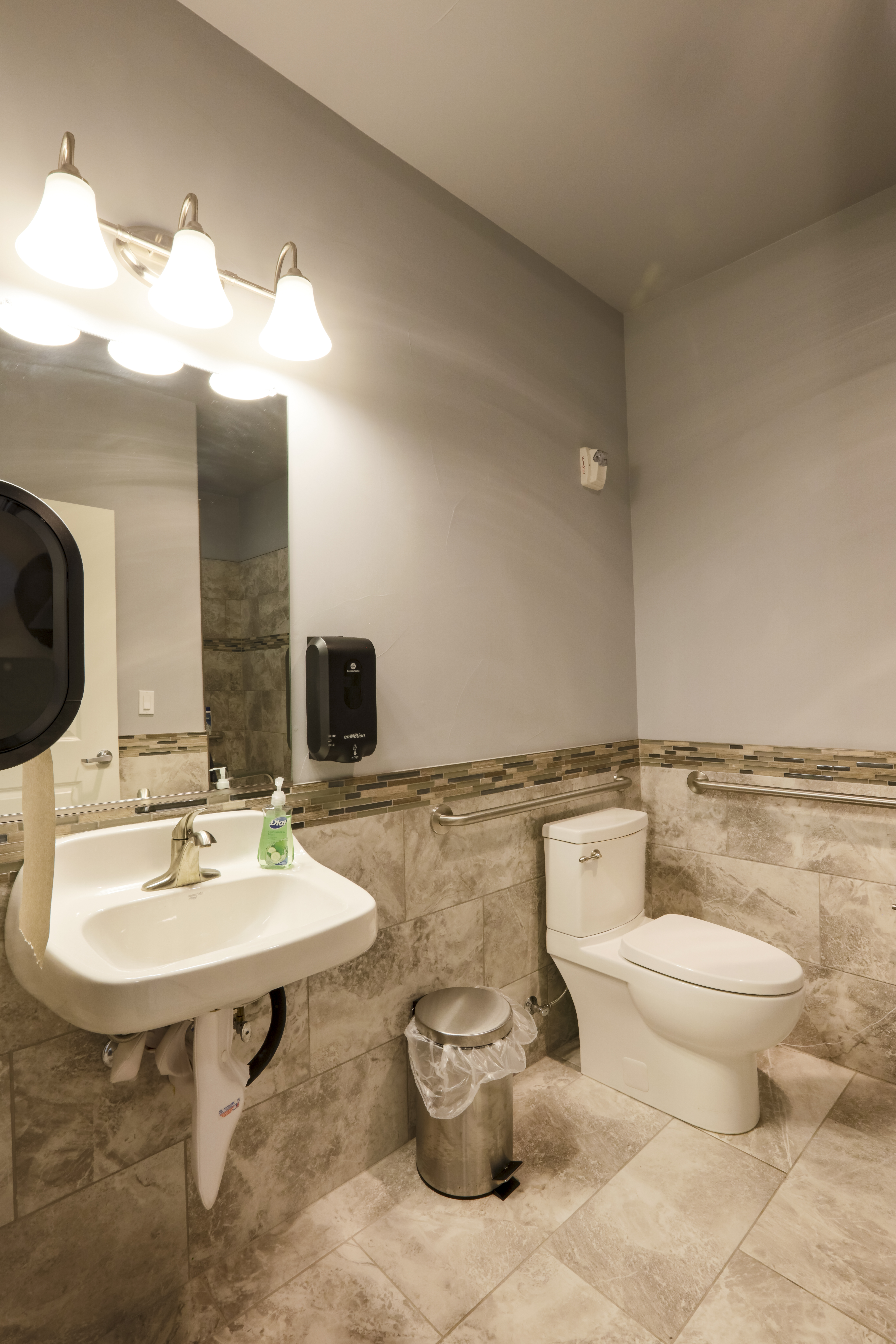 Chateau Senior Living Orangvale CA Clean Bathrooms