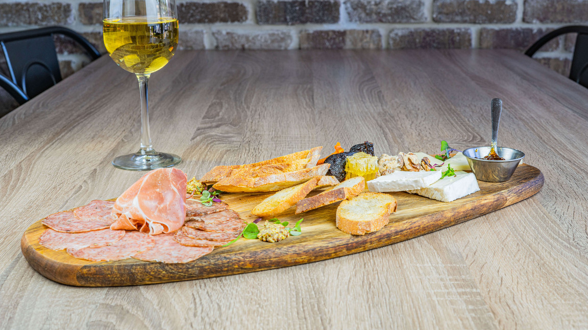 Range kitchen & tap Roseville, CA Comfort Food