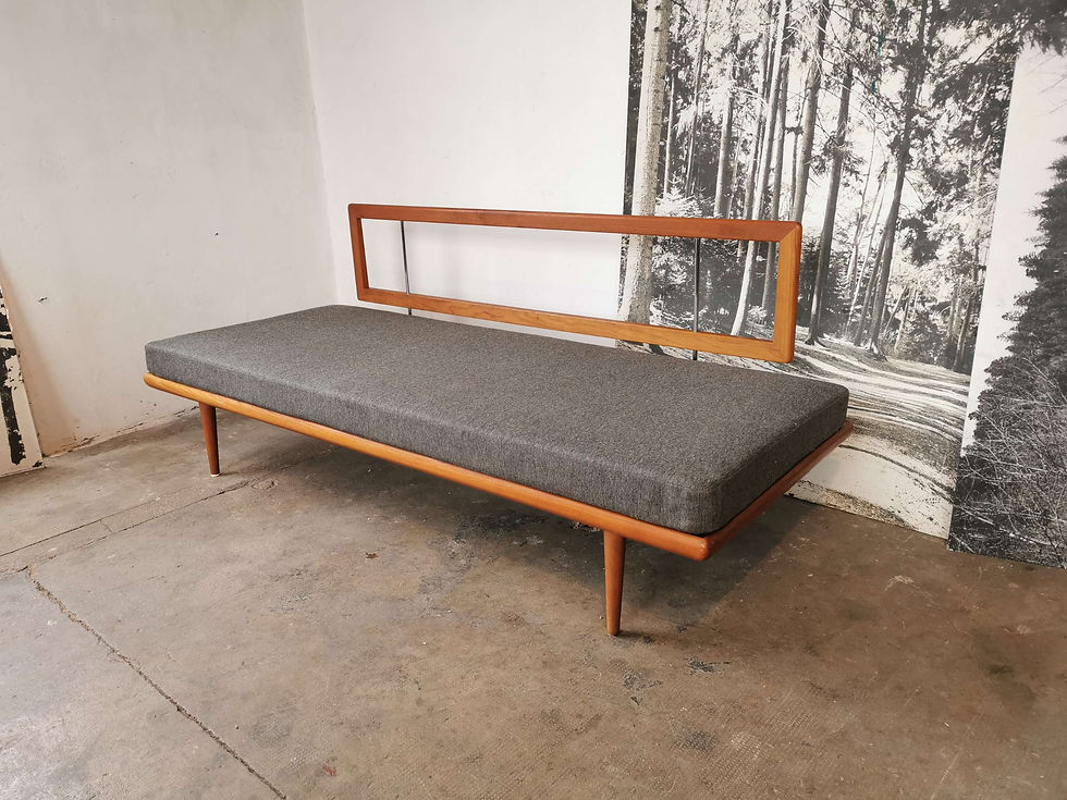 Miniature : Banquette, daybed Peter Hvidt pour france&son