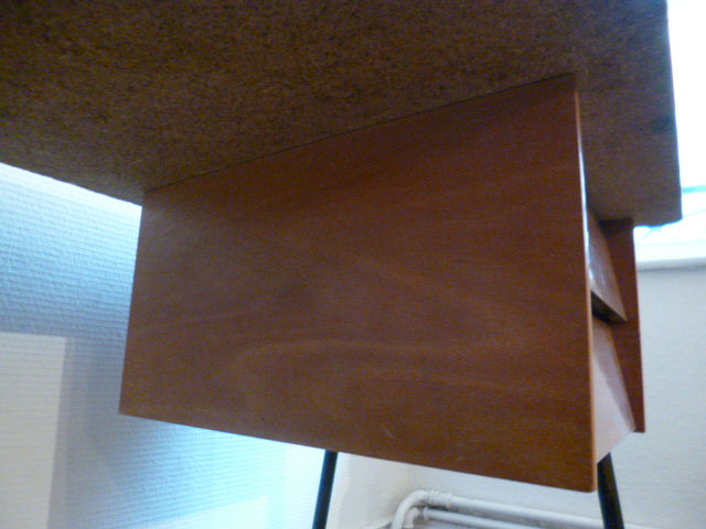 Miniature : Petit bureau des années 60