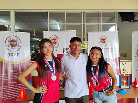 Exitosa feria universitaria en UCYT