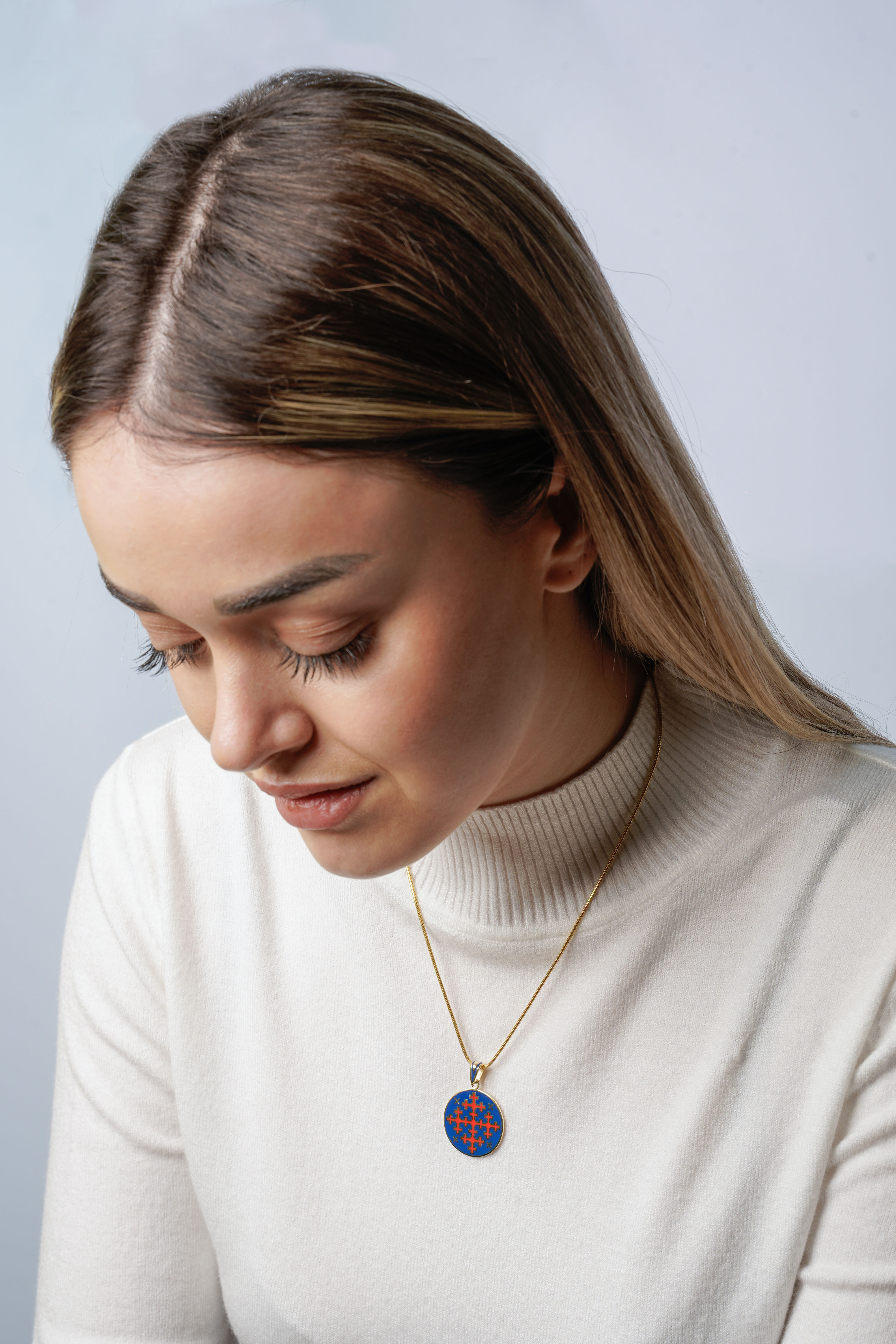 Կախազարդ' հայկական զարդանախշով