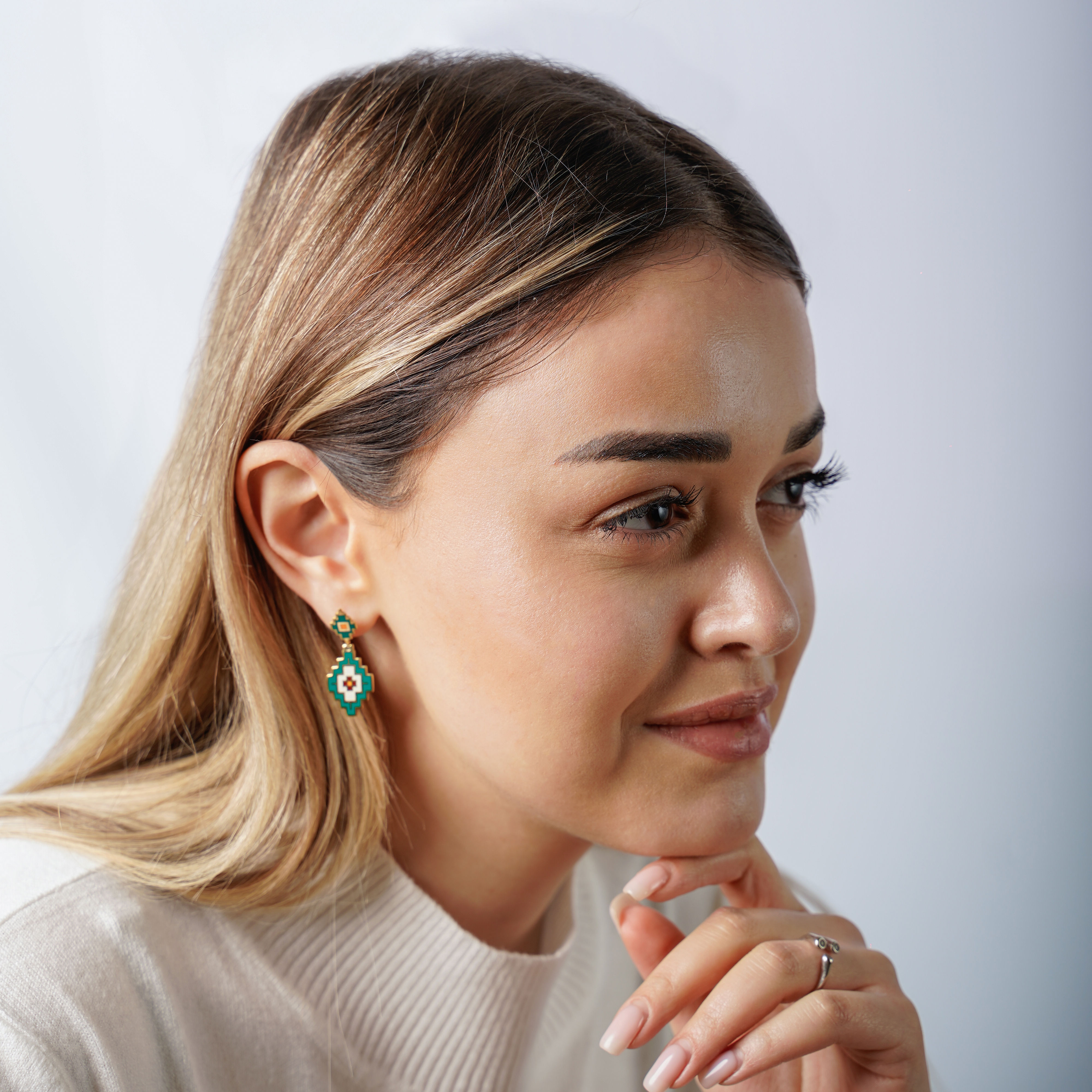 Ականջօղեր' հայկական զարդանախշերով