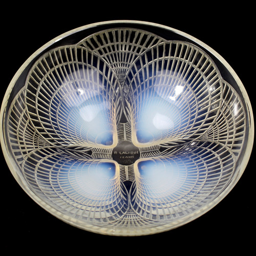RENE LALIQUE – Coupe Coquilles No 1 – Opalescent glass - c. 1925