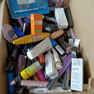 Cosmetics & Mixed Makeup Wholesale Supplier Job Lots
