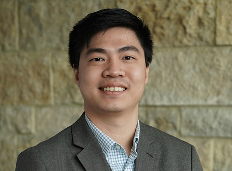 Duy Headshot.png